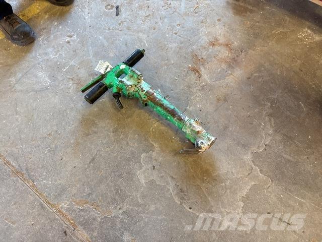  APT M117 Statyba - Kita