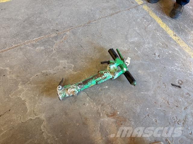  APT M117 Statyba - Kita