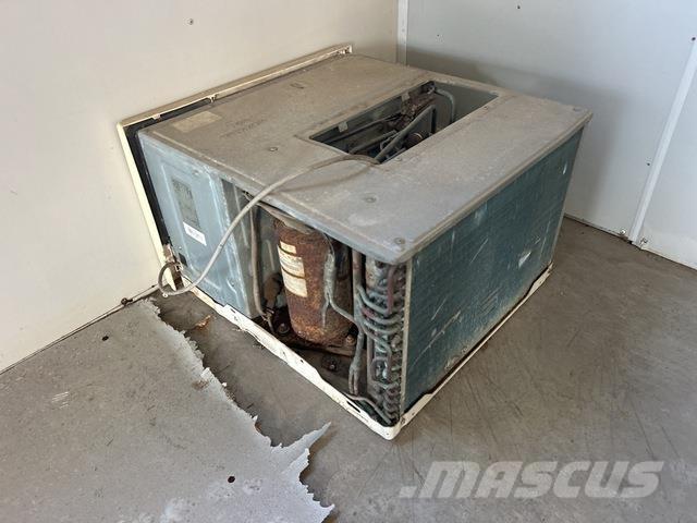 Atco  Plieno karkaso pastatai
