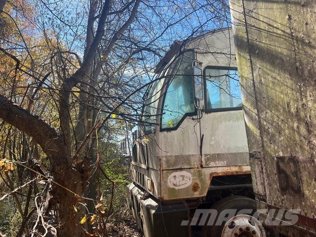 Autocar  Naudoti terminalų vilkikai