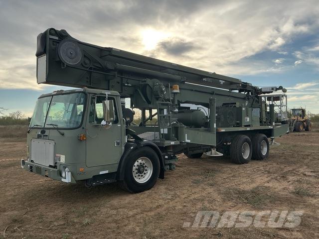 Autocar WXLL Ant vilkikų montuojamos kėlimo platformos