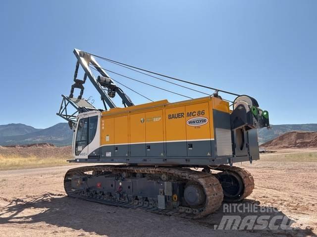 Bauer MC86 Vikšriniai kranai