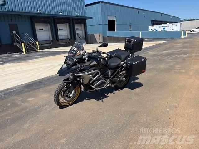 BMW R1250 Visureigiai