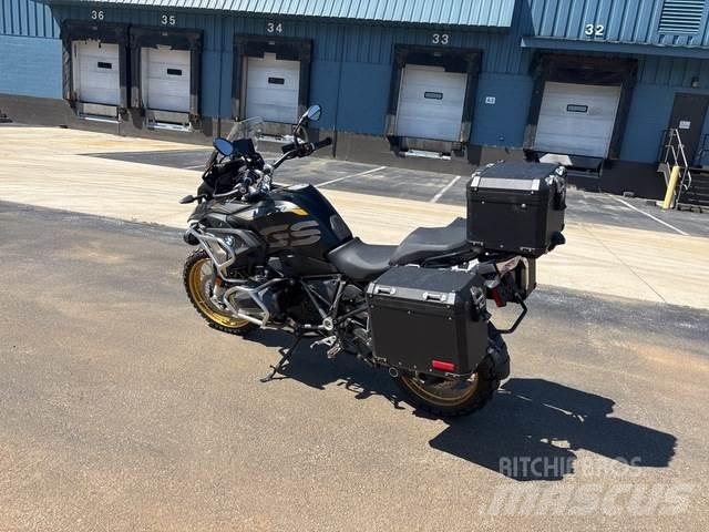 BMW R1250 Visureigiai