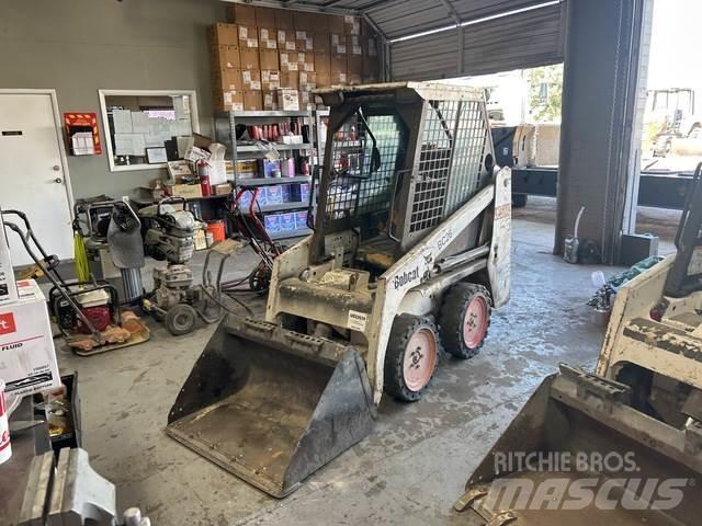 Bobcat 463 Krautuvai su šoniniu pasukimu
