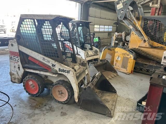 Bobcat 463 Krautuvai su šoniniu pasukimu