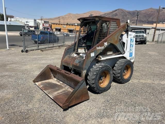 Bobcat 773 Krautuvai su šoniniu pasukimu