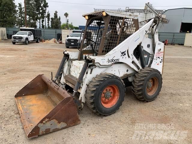 Bobcat 873 Krautuvai su šoniniu pasukimu
