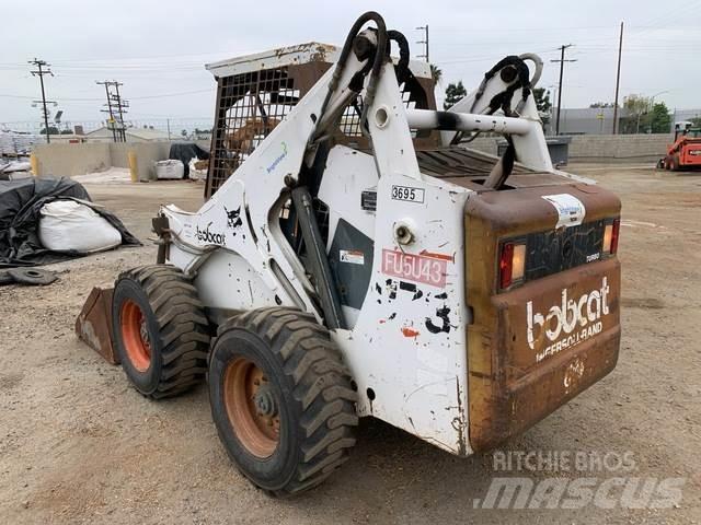 Bobcat 873 Krautuvai su šoniniu pasukimu