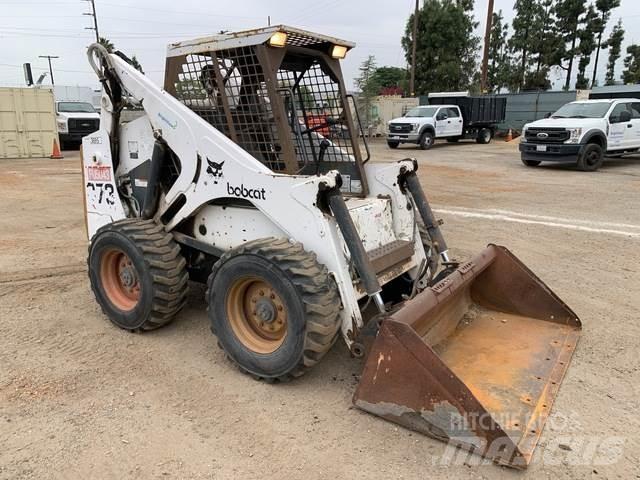 Bobcat 873 Krautuvai su šoniniu pasukimu