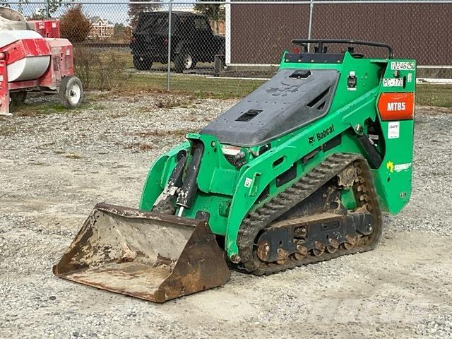 Bobcat MT85 Krautuvai su šoniniu pasukimu