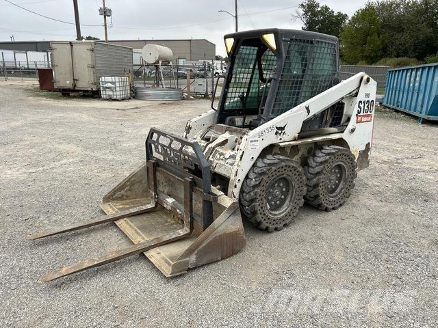 Bobcat S130 Krautuvai su šoniniu pasukimu