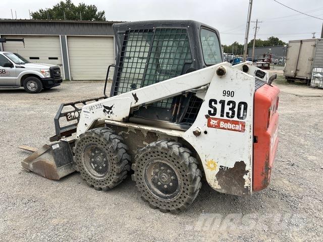 Bobcat S130 Krautuvai su šoniniu pasukimu