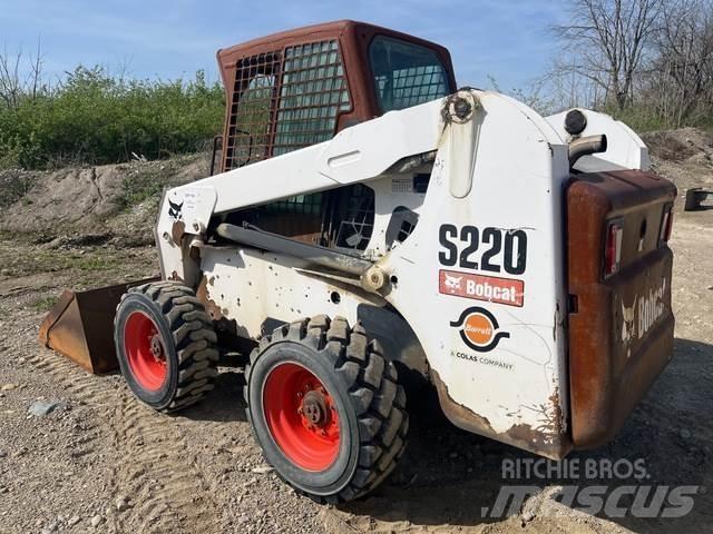 Bobcat S220 Krautuvai su šoniniu pasukimu