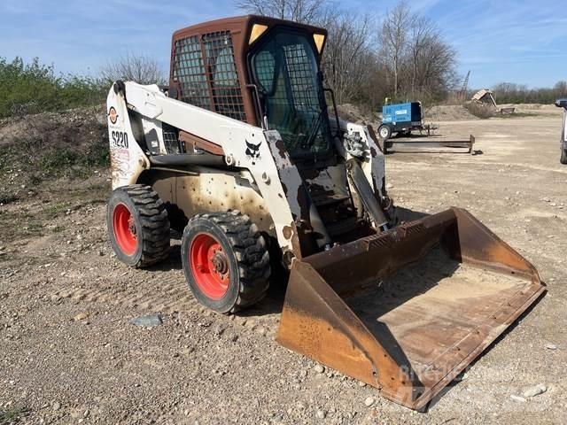 Bobcat S220 Krautuvai su šoniniu pasukimu