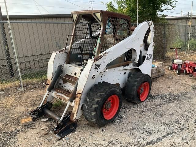 Bobcat S250 Krautuvai su šoniniu pasukimu