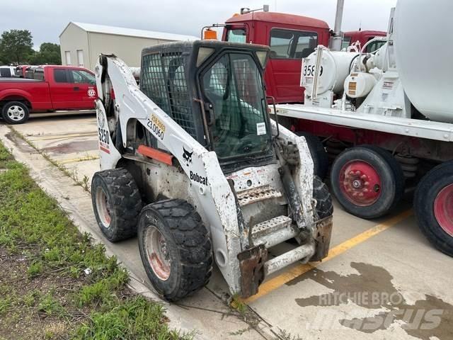 Bobcat S250 Krautuvai su šoniniu pasukimu