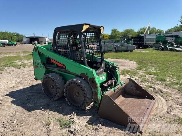 Bobcat S450 Krautuvai su šoniniu pasukimu