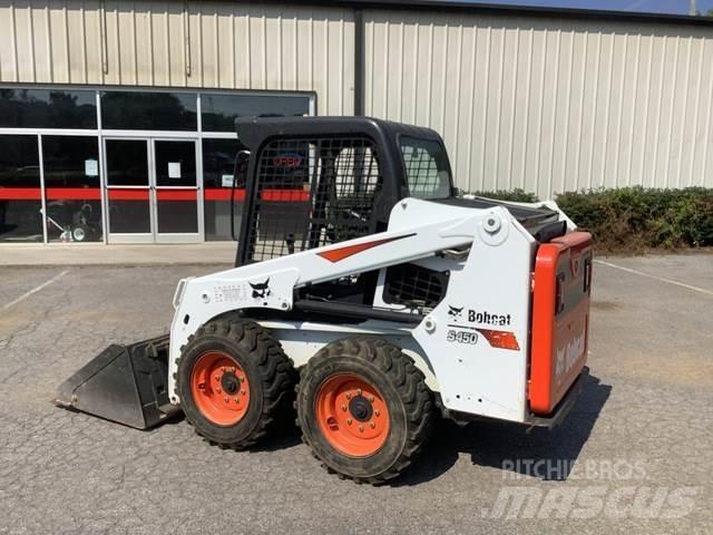 Bobcat S450 Krautuvai su šoniniu pasukimu