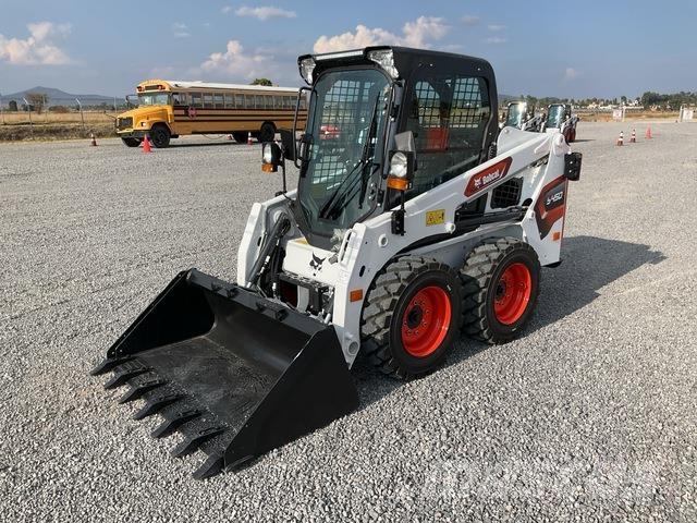 Bobcat S450 Krautuvai su šoniniu pasukimu