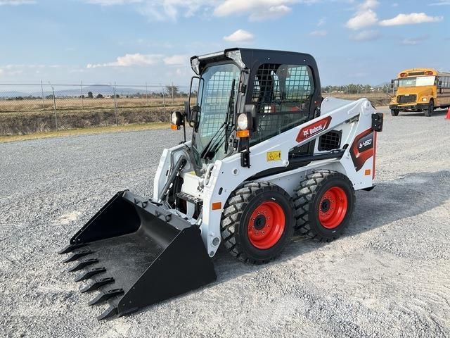 Bobcat S450 Krautuvai su šoniniu pasukimu