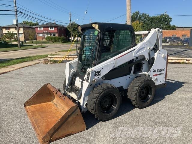 Bobcat S530 Krautuvai su šoniniu pasukimu