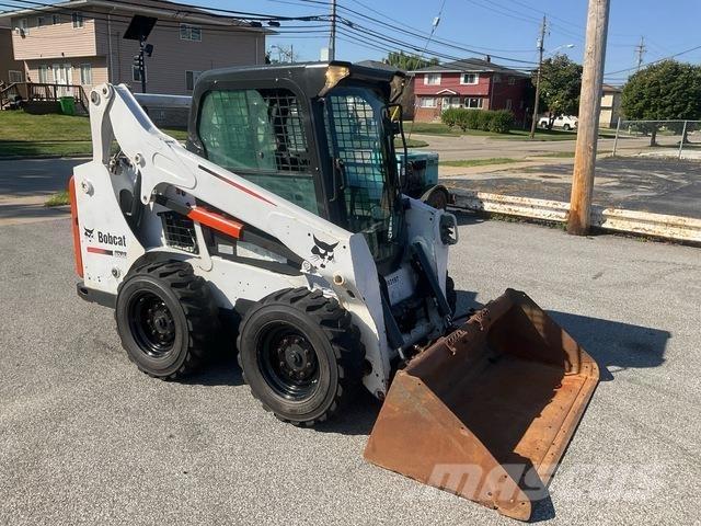 Bobcat S530 Krautuvai su šoniniu pasukimu