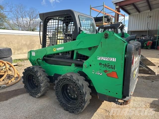 Bobcat S550 Krautuvai su šoniniu pasukimu