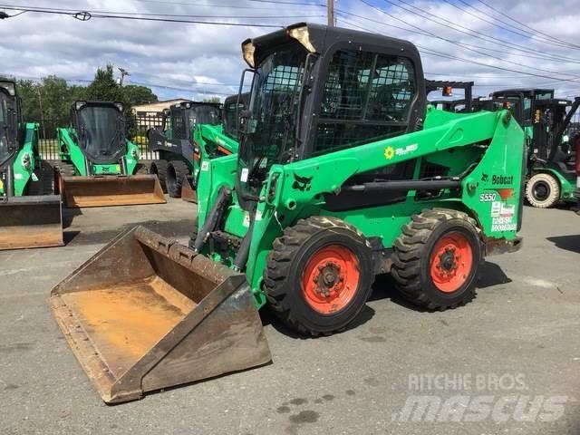 Bobcat S550 Krautuvai su šoniniu pasukimu