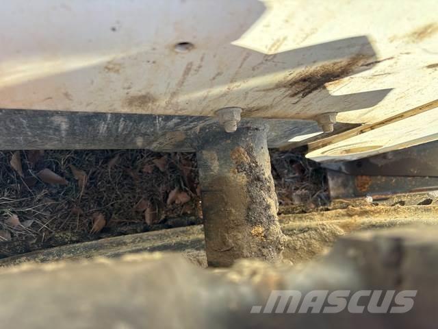 Bobcat S550 Krautuvai su šoniniu pasukimu