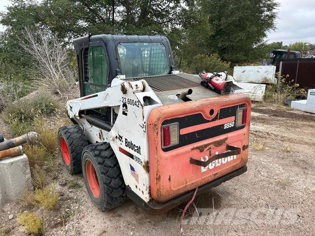 Bobcat S550 Krautuvai su šoniniu pasukimu
