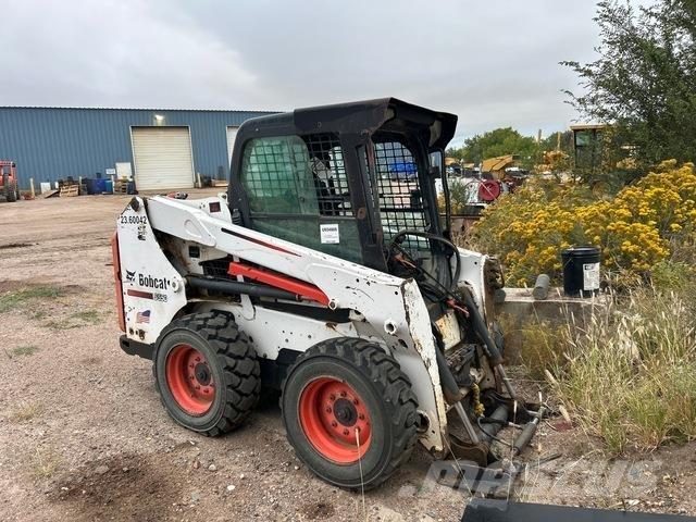 Bobcat S550 Krautuvai su šoniniu pasukimu
