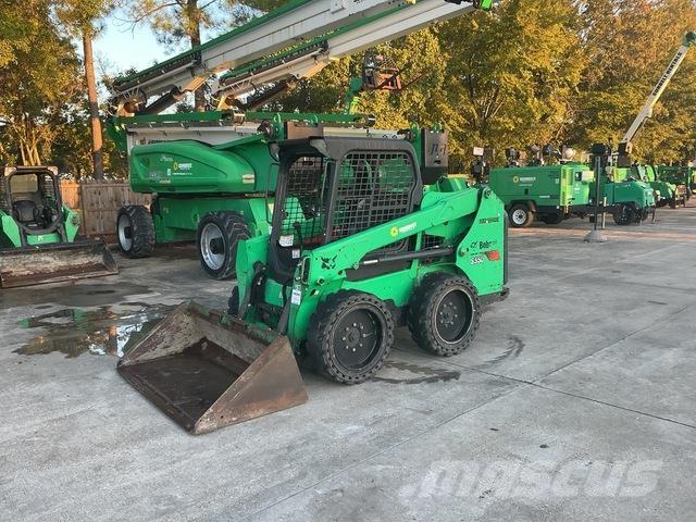 Bobcat S550 Krautuvai su šoniniu pasukimu