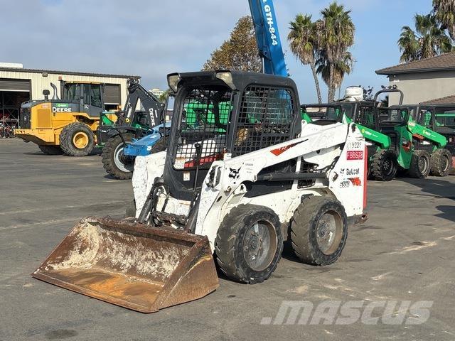 Bobcat S550 Krautuvai su šoniniu pasukimu