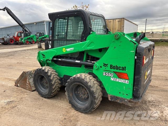 Bobcat S550 Krautuvai su šoniniu pasukimu