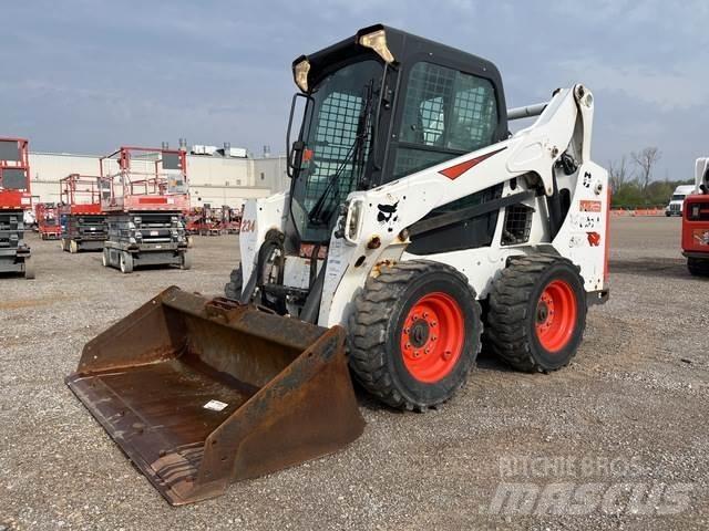 Bobcat S570 Krautuvai su šoniniu pasukimu