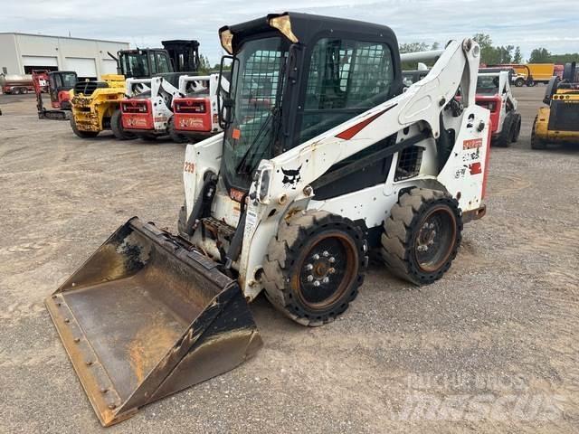 Bobcat S570 Krautuvai su šoniniu pasukimu