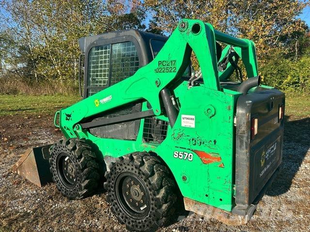 Bobcat S570 Krautuvai su šoniniu pasukimu
