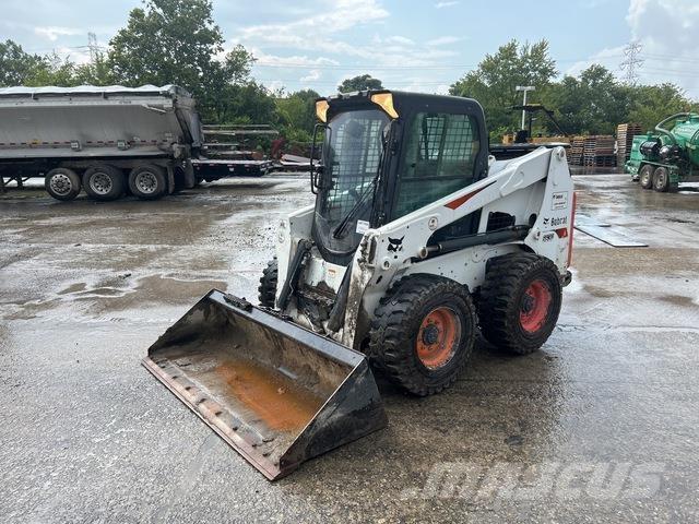 Bobcat S630 Krautuvai su šoniniu pasukimu