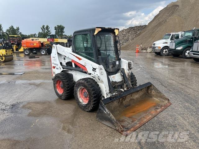 Bobcat S630 Krautuvai su šoniniu pasukimu
