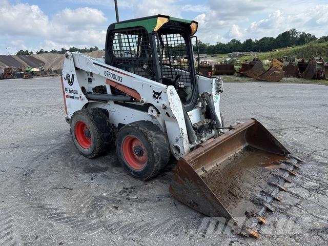 Bobcat S630 Krautuvai su šoniniu pasukimu