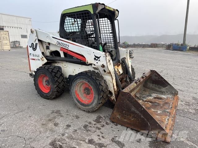 Bobcat S630 Krautuvai su šoniniu pasukimu