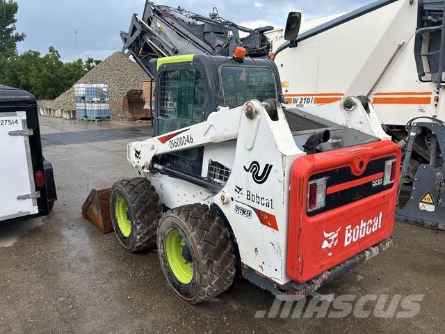 Bobcat S630 Krautuvai su šoniniu pasukimu