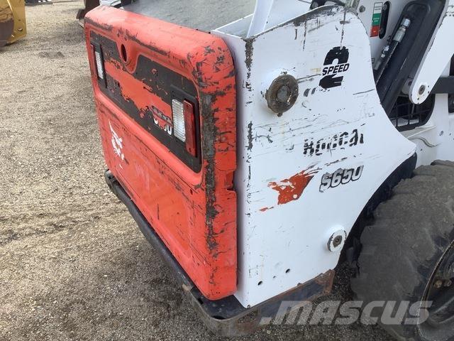Bobcat S650 Krautuvai su šoniniu pasukimu