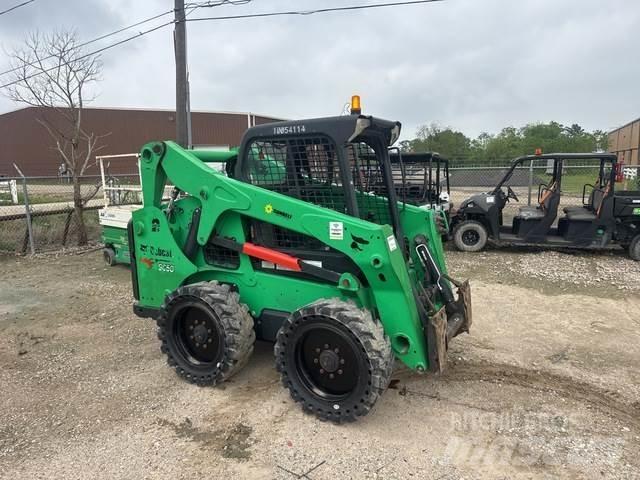 Bobcat S650 Krautuvai su šoniniu pasukimu
