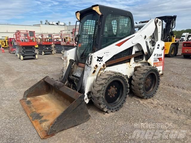 Bobcat S650 Krautuvai su šoniniu pasukimu