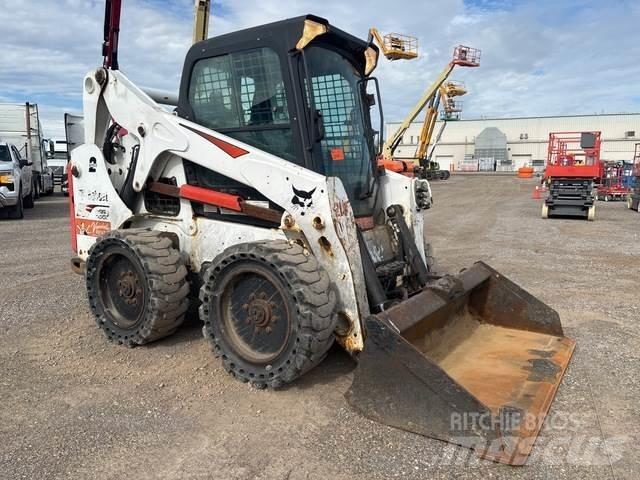 Bobcat S650 Krautuvai su šoniniu pasukimu