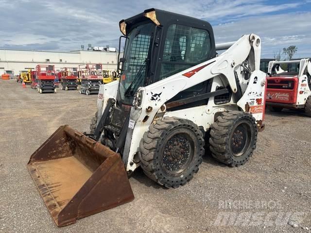 Bobcat S650 Krautuvai su šoniniu pasukimu