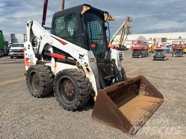 Bobcat S650 Krautuvai su šoniniu pasukimu