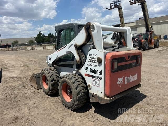 Bobcat S650 Krautuvai su šoniniu pasukimu